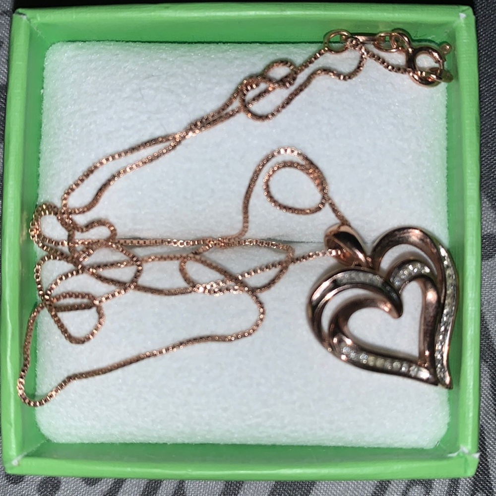 Rose gold diamond heart necklace